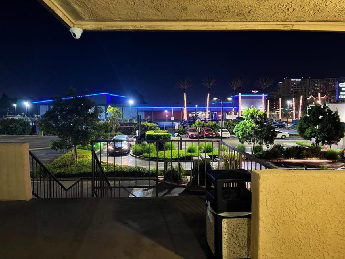 Bposhtels Anaheim Pansiyon Dış mekan fotoğraf